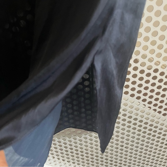 Vince Collared Cowl Sleeve Scoop Neck Top with Shoulder Tabs Size 6 Navy Blue - Picture 3 of 10